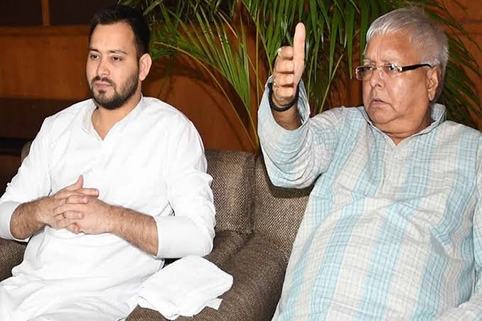 अगर नीतीश गए बीजेपी के साथ, क्या तब भी लालू तेजस्वी को बना सकते हैं मुख्यमंत्री? जानें बिहार का सियासी गणित खेल - if-nitish-goes-with-bjp-can-lalu-still-make-tejashwi-the-chief-minister-know-the-political-mathematics-game-of-bihar
