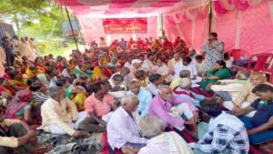 बिहार में माइक्रोफाइनेंस लोन के जाल में कैसे फंसते जा रहे हैं लोग?