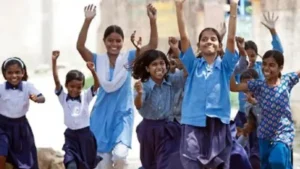 स्कूलों में अब मुफ्त मिलेंगे सैनेटरी पैड