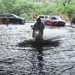 Monsoon Havoc: देशभर में मॉनसून का कहर, दिल्ली-मुंबई से लेकर गुजरात और हिमाचल तक तबाही, कई की मौत, रेस्क्यू जारी