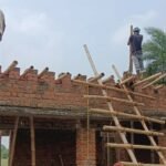 Jamui Barhat Library Building: 4.36 लाख की निकासी के बाद भी वर्षों से अधूरा था पुस्तकालय, निर्माण शुरू होते ही ईंट-सीमेंट पर सवाल