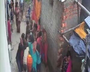 महिला