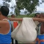 जमुई में ट्रेन से गिरकर भाई-बहन की मौत, शव वाहन नहीं मिला तो बांस-बल्ले के सहारे शव ढोने को मजबूर हुए परिजन