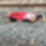 गिद्धौर स्टेशन के पास रेलवे ट्रैक किनारे मिला अज्ञात युवती का शव, लाल सलवार-सूट में थी मृतका; पहचान में जुटी पुलिस