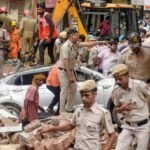 सत्य निकेतन इमारत हादसा: 6 मौतों के बाद एक्शन में दिल्ली पुलिस, फरार बिल्डिंग मालिक की तलाश में ताबड़तोड़ छापेमारी